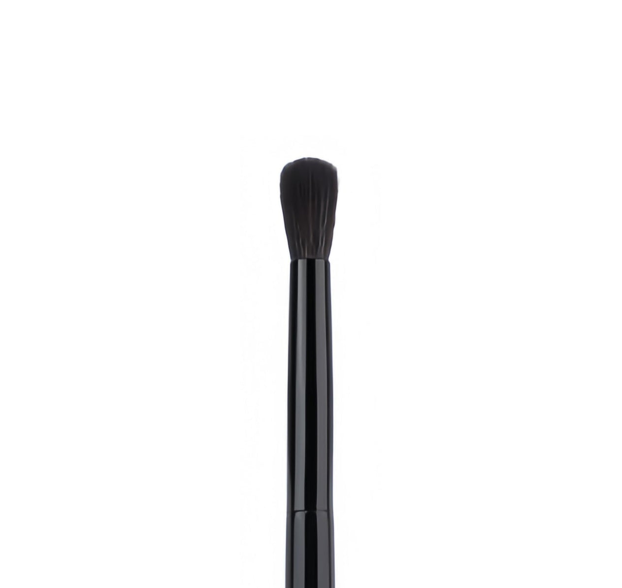 MEDIUM EYESHADOW BLENDING BRUSH - E90