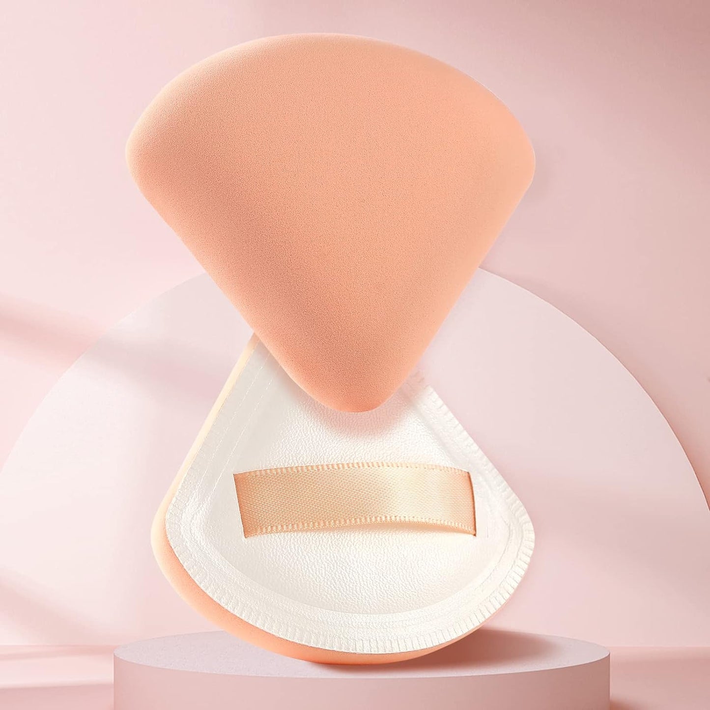 TRIANGLE MAKEUP SPONGE WITH PROTECTIVE CASE