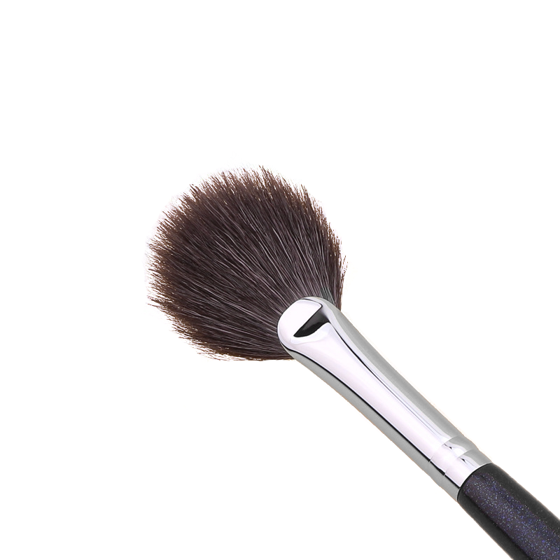 SMALL FAN BRUSH - F15