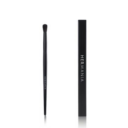 MEDIUM EYESHADOW BLENDING BRUSH - E90