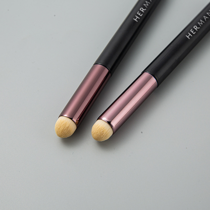 LIPSTICK SMUDGE BRUSH