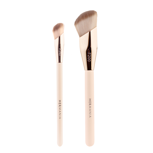 ANGLED MAKEUP BRUSH