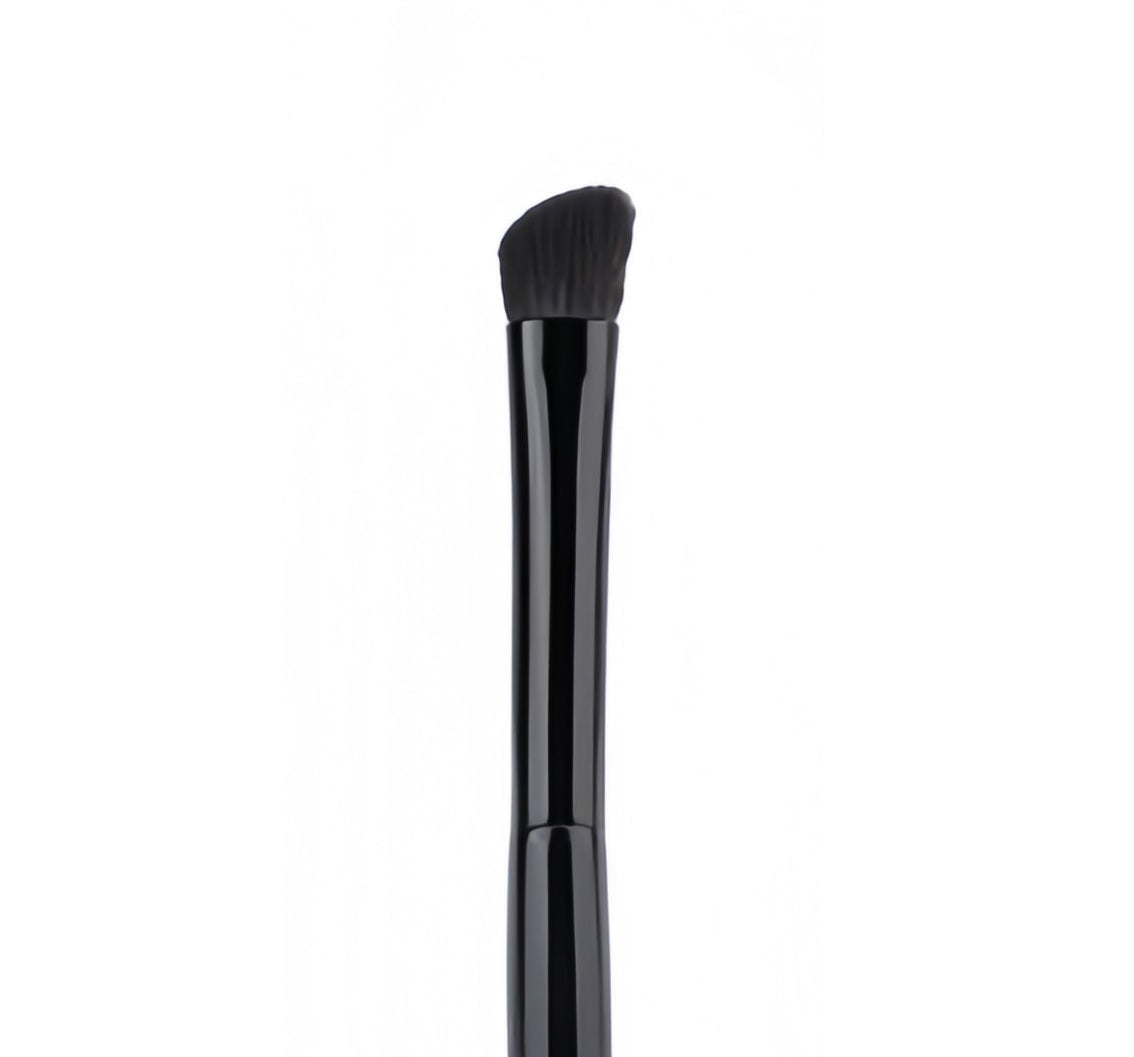 ANGLED EYESHADOW BRUSH - E10