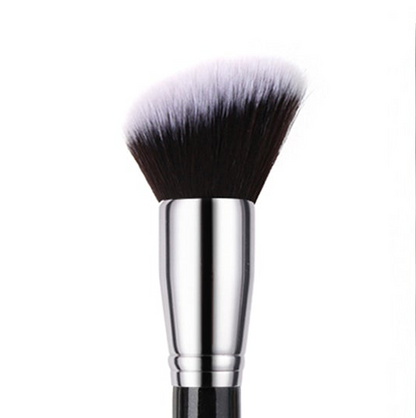 BIG ANGLED FACE BRUSH - F130