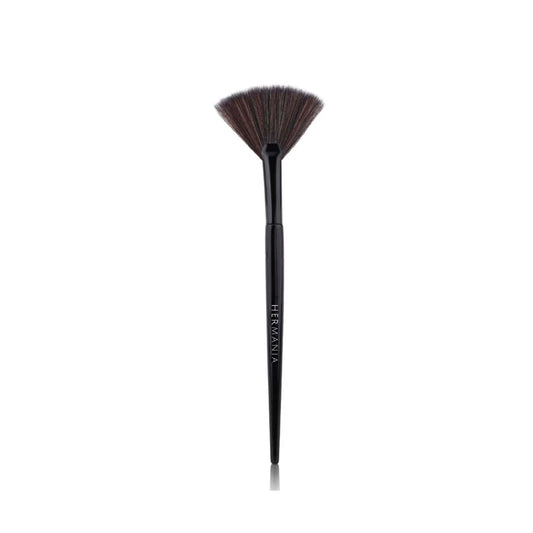 HIGHLIGHTER SMALL FAN BRUSH - F40